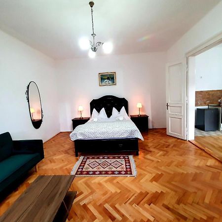Maximus Apartments 锡吉什瓦拉 外观 照片