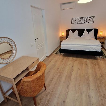 Maximus Apartments 锡吉什瓦拉 外观 照片