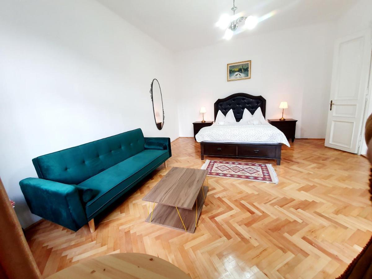 Maximus Apartments 锡吉什瓦拉 外观 照片