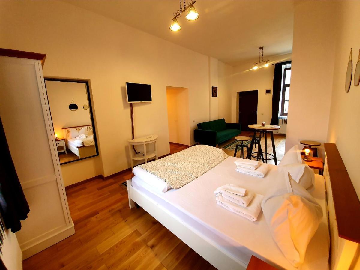 Maximus Apartments 锡吉什瓦拉 外观 照片